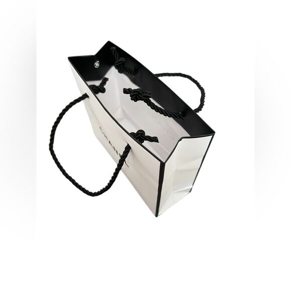 CHANEL Gift Bag - Picture 3 of 4